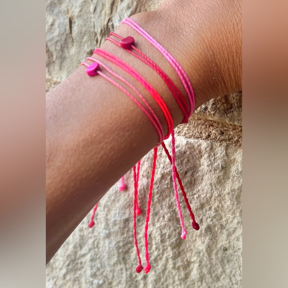 ❤️💗NEW Love/ heart set of 4 Handmade string adjustable bracelets 🫶 - Picture 5 of 8